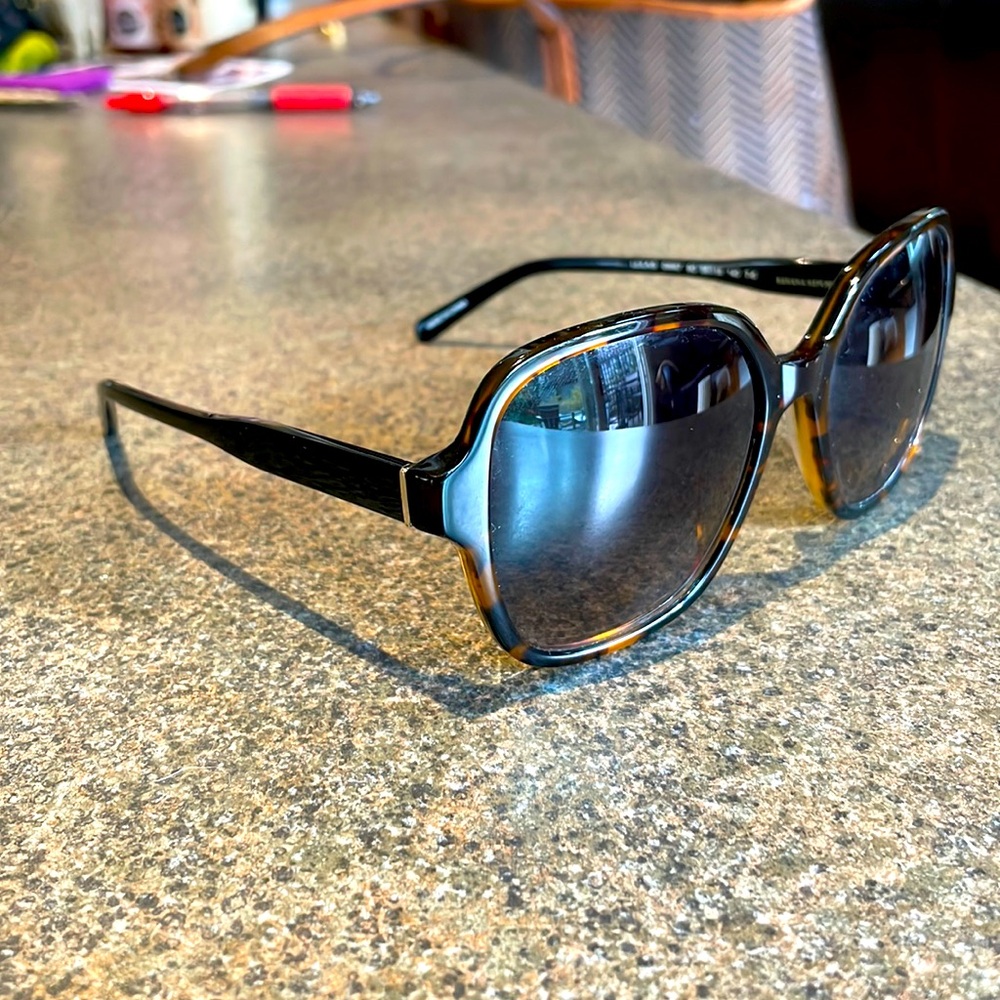 Banana Republic Shades, Clean, scratch free, classic tortious a bit of gold